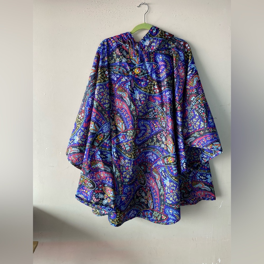 Vera Bradley Packable Rain Poncho Vibrant Paisley Print Hooded Coat OS - Picture 3 of 8